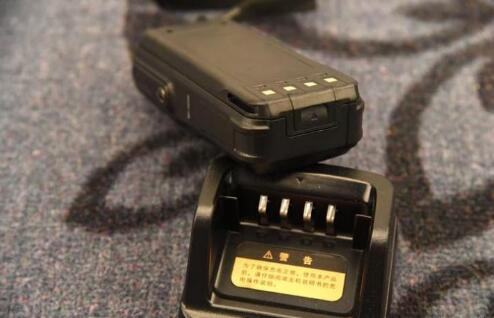 對講機為什么不能如手機一樣輕?。?>

										</div>

										<div   id=